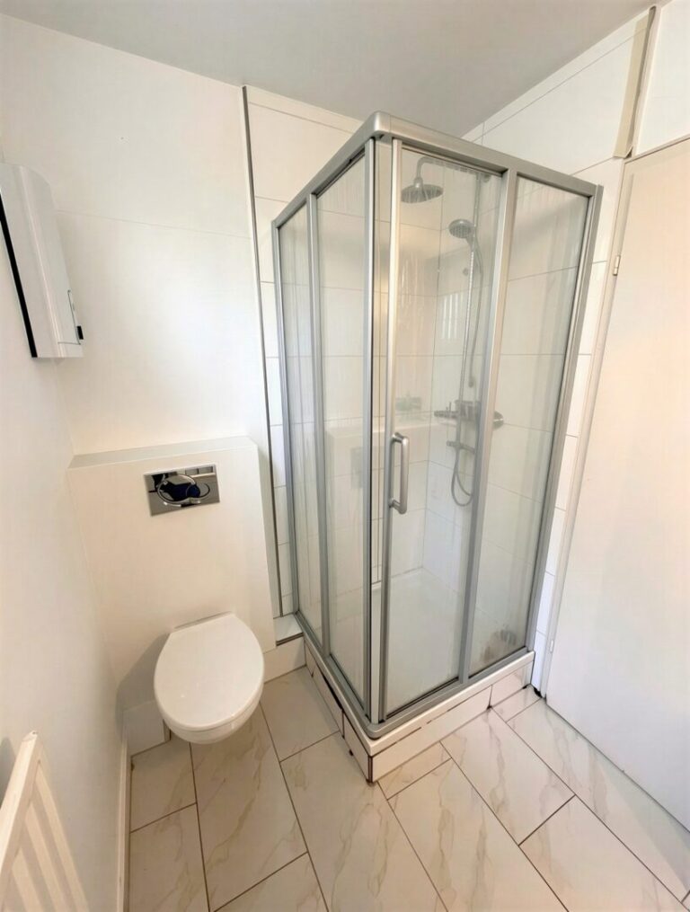 Badezimmer - (KI generiert)