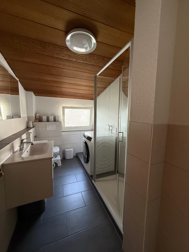 Badezimmer DG
